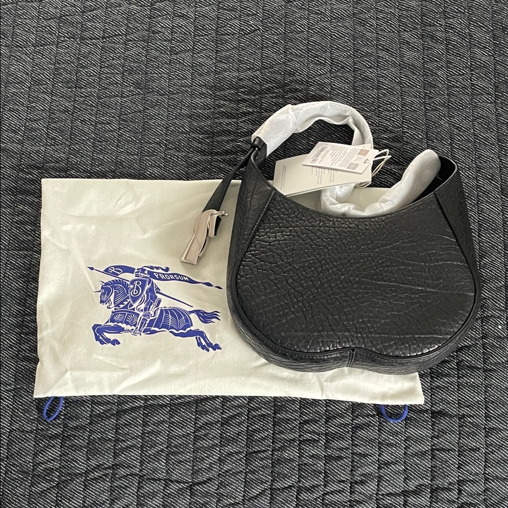 Burberry Black Textured Leather Shoulder Bag - Picture 2 of 11
